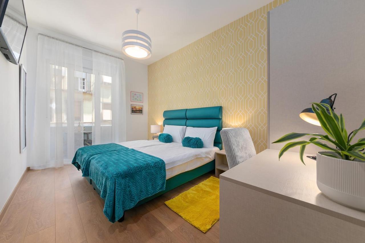 Preziosa Hotel Pula Buitenkant foto