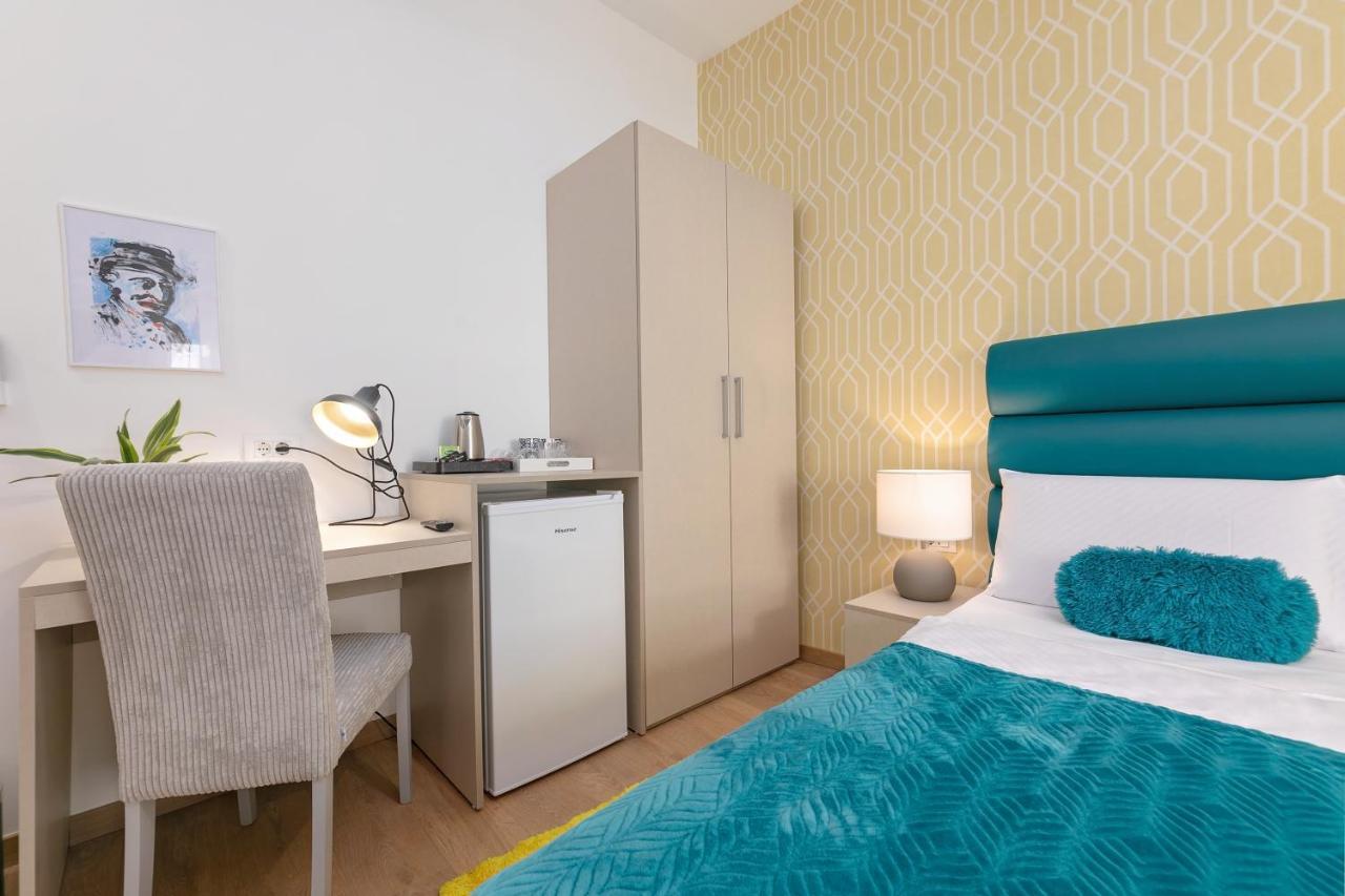 Preziosa Hotel Pula Buitenkant foto